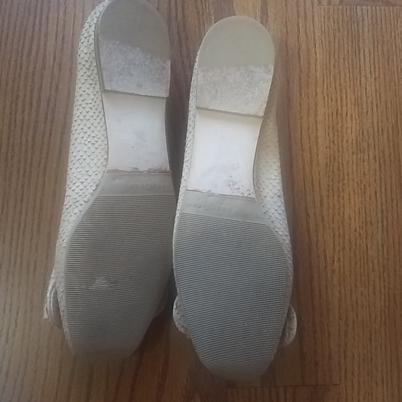 Stuart Weitzman ballet flat with large bow - Picture 3 of 4